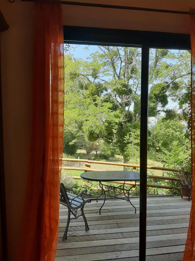 Bed and Breakfast Le Grand Noyer Ambronay Esterno foto