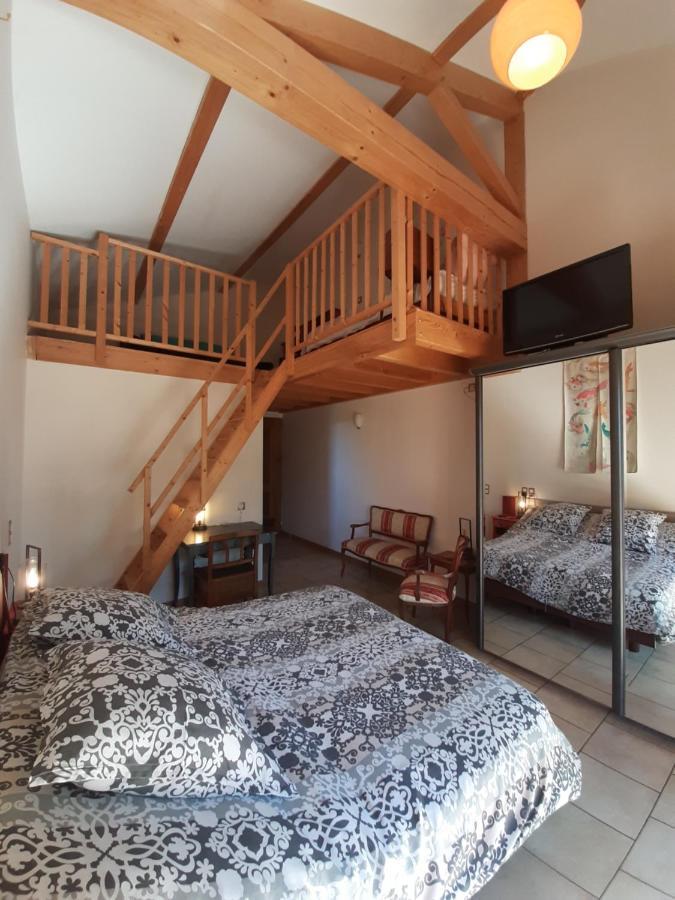 Bed and Breakfast Le Grand Noyer Ambronay Esterno foto