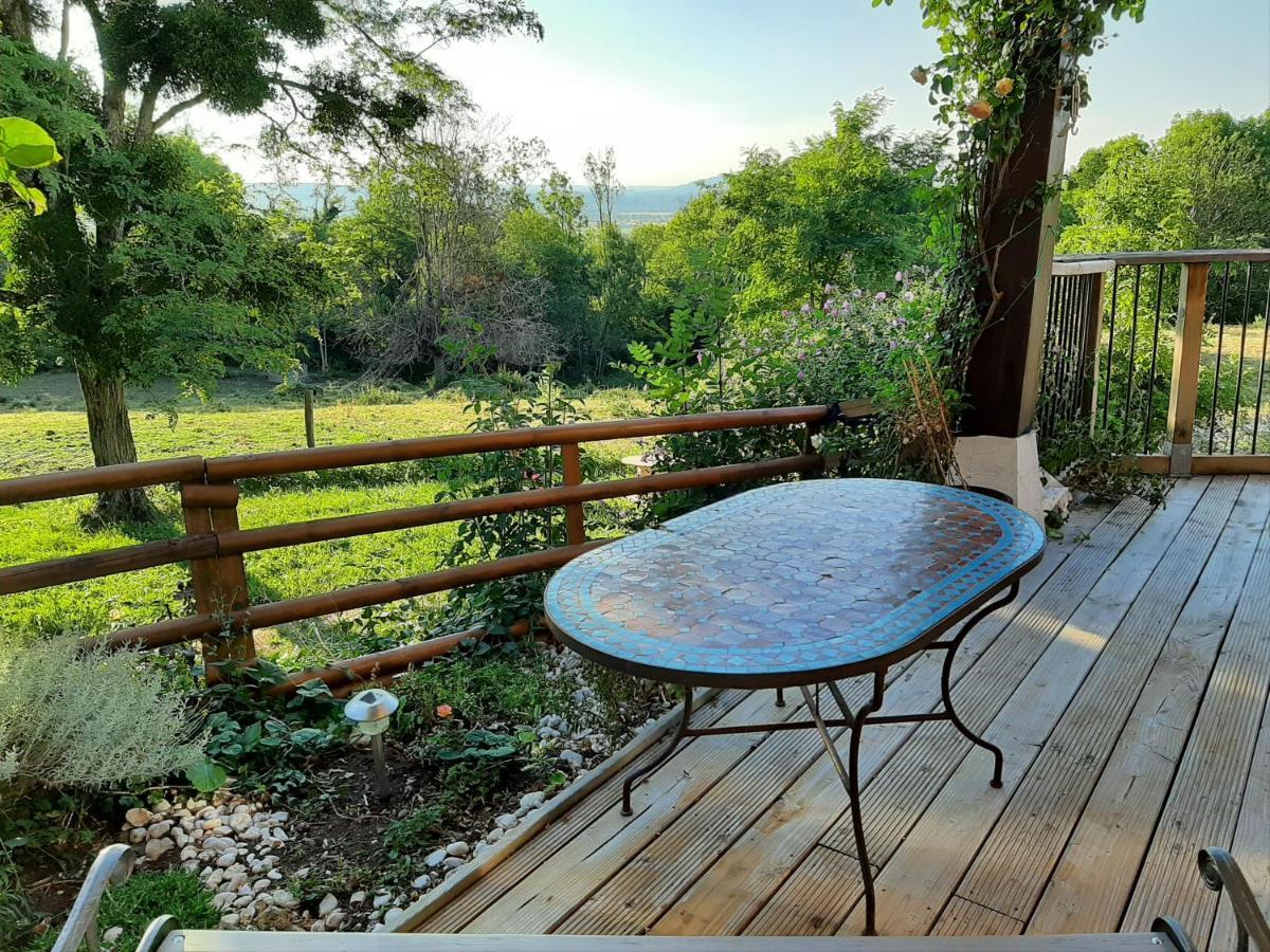Bed and Breakfast Le Grand Noyer Ambronay Esterno foto
