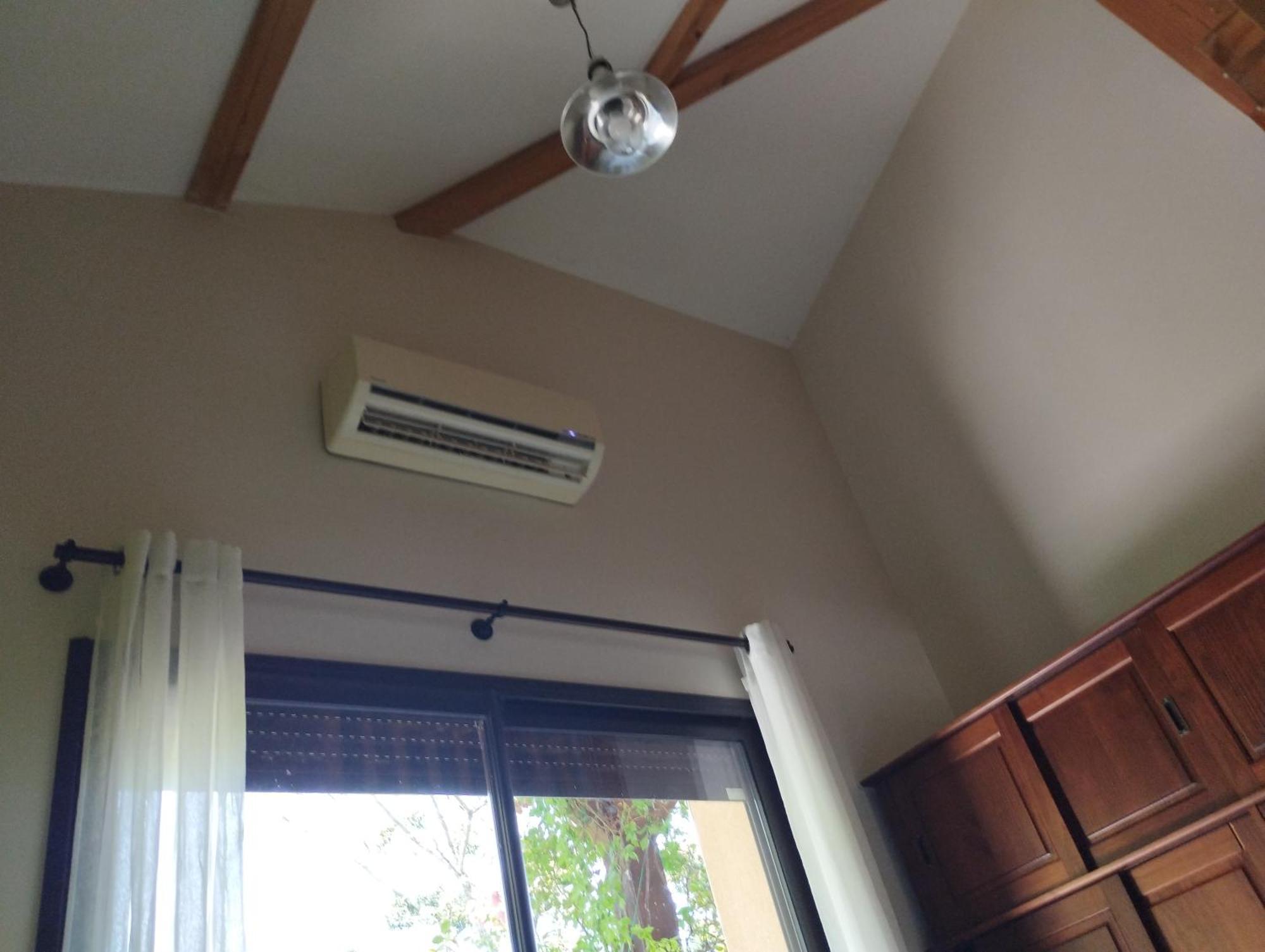 Bed and Breakfast Le Grand Noyer Ambronay Esterno foto